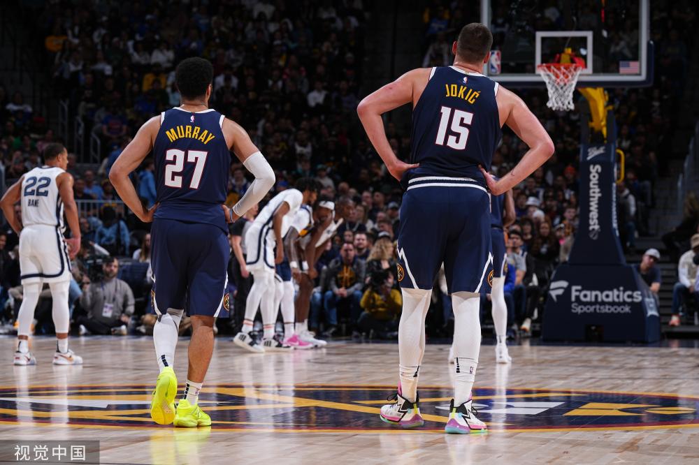 他甚至以一 他甚至以一